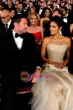 at Oscar Awards 2011 in Los Angeles on 27th Feb 2011 (80).jpg